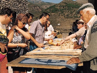 COMERCIO - ARTESANIA RURAL